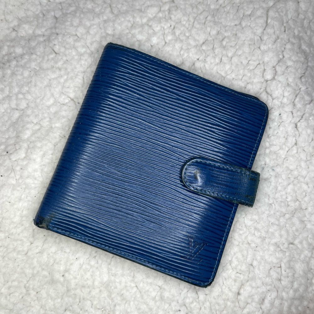 Lousi vuitton epi wallet